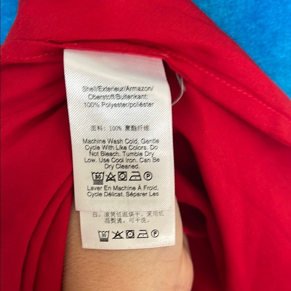 Dkny Red Sleeveless Satiny Blouse - Picture 5 of 5